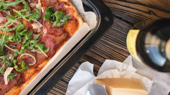 foodiesfeed.com_homemade-pizza.jpg